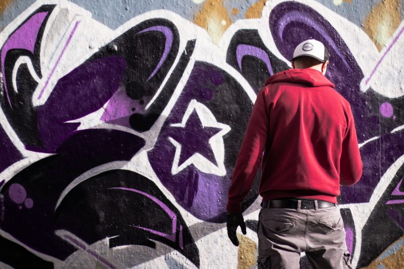 graffiti artist painting in london