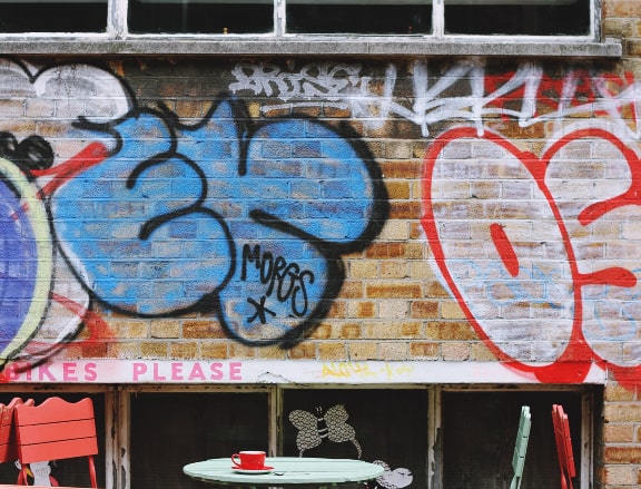 two letter throw up by Erna in london
