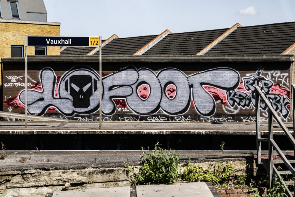 10Foot trackside graffiti in Vauxhall, London tribute to Kemistry